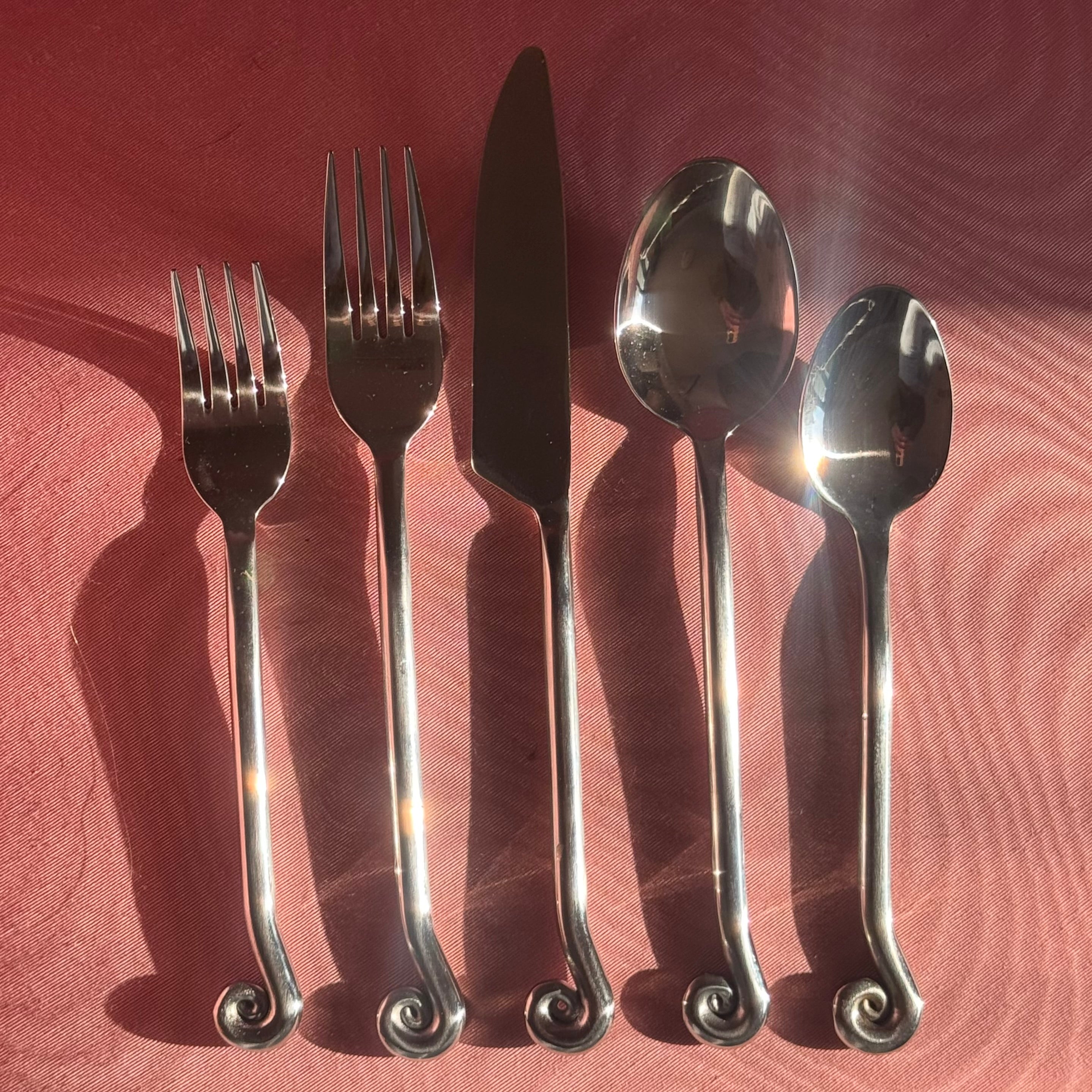 Cutlery swirl stainless steel