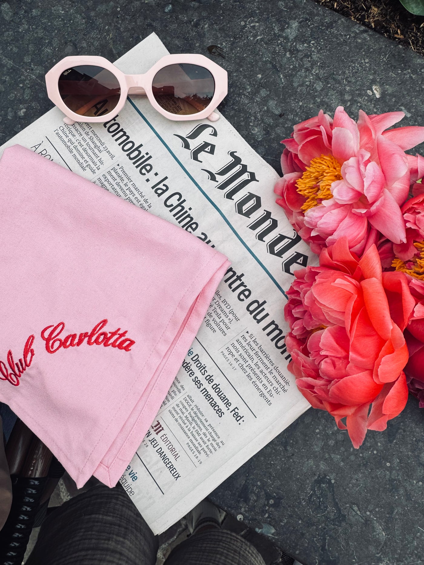 Set of 2 embroidered Club Carlotta napkins