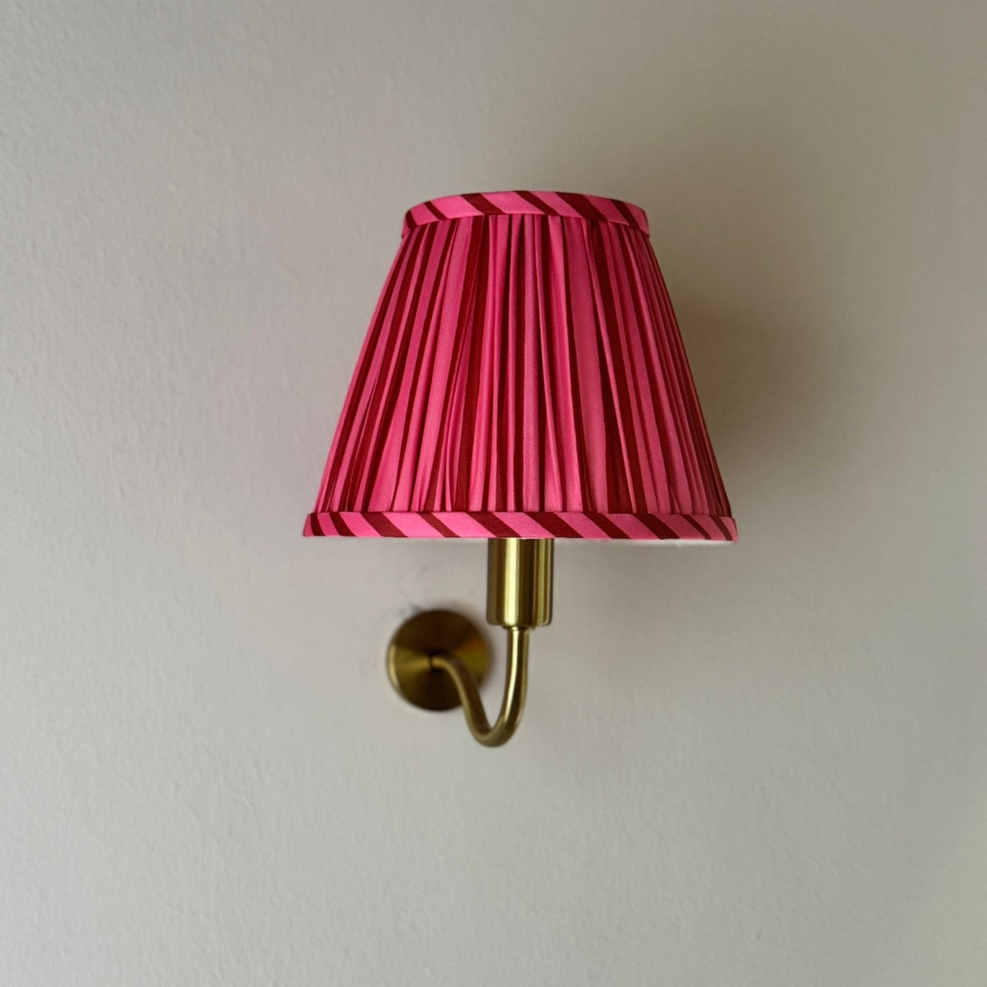 Poppy wall light pink red stripes