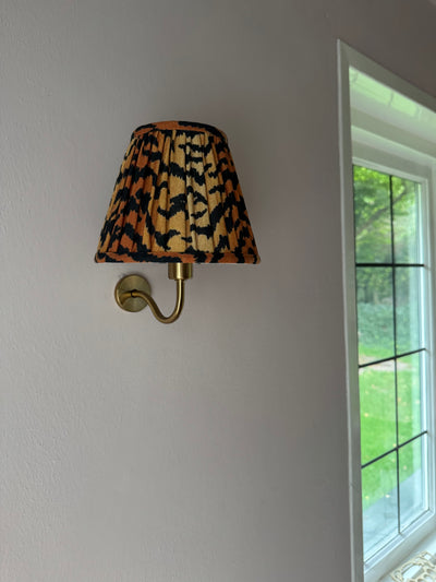 Poppy wall light tiger