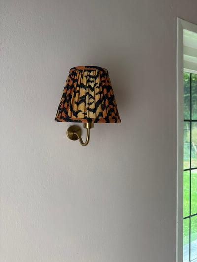 Poppy wall light tiger