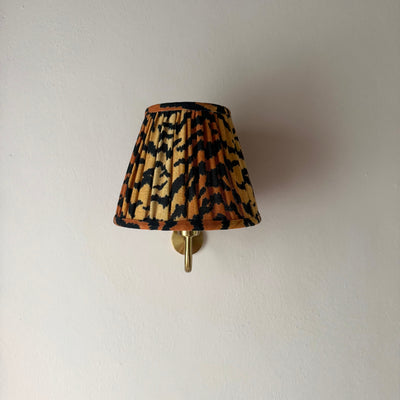 Poppy wall light tiger