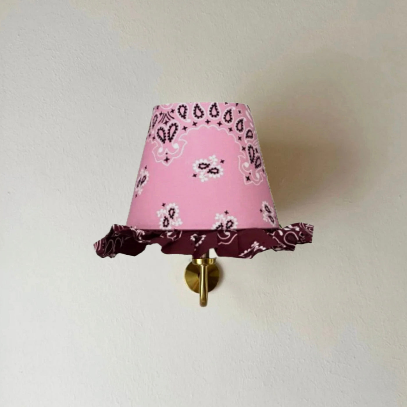 Poppy wall light pink Paisley