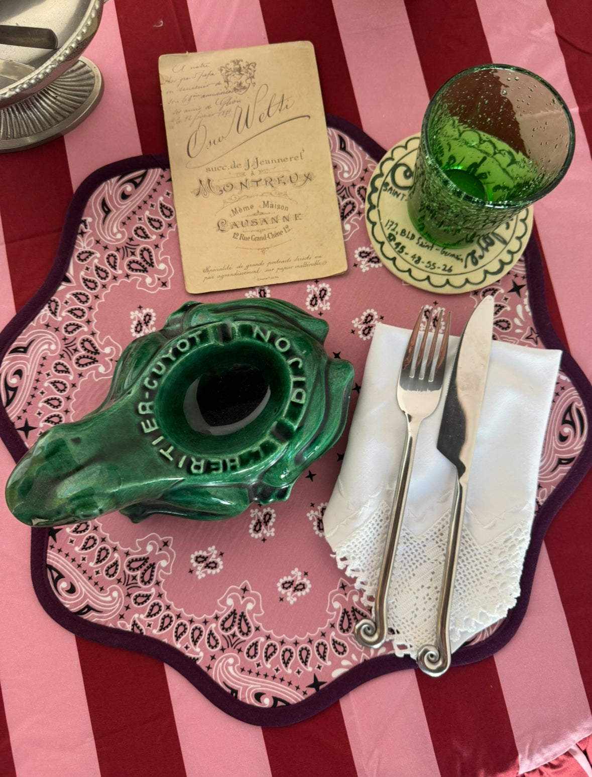 Set of 2 two-sided Lily Paisley placemats olive/pink
