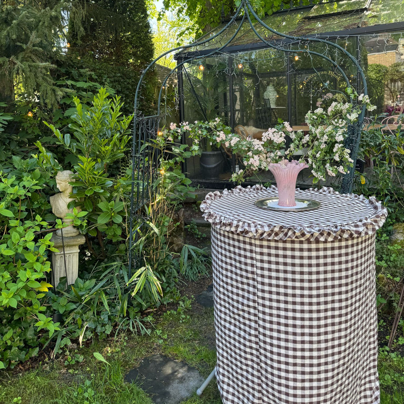 High partytablecloth gingham