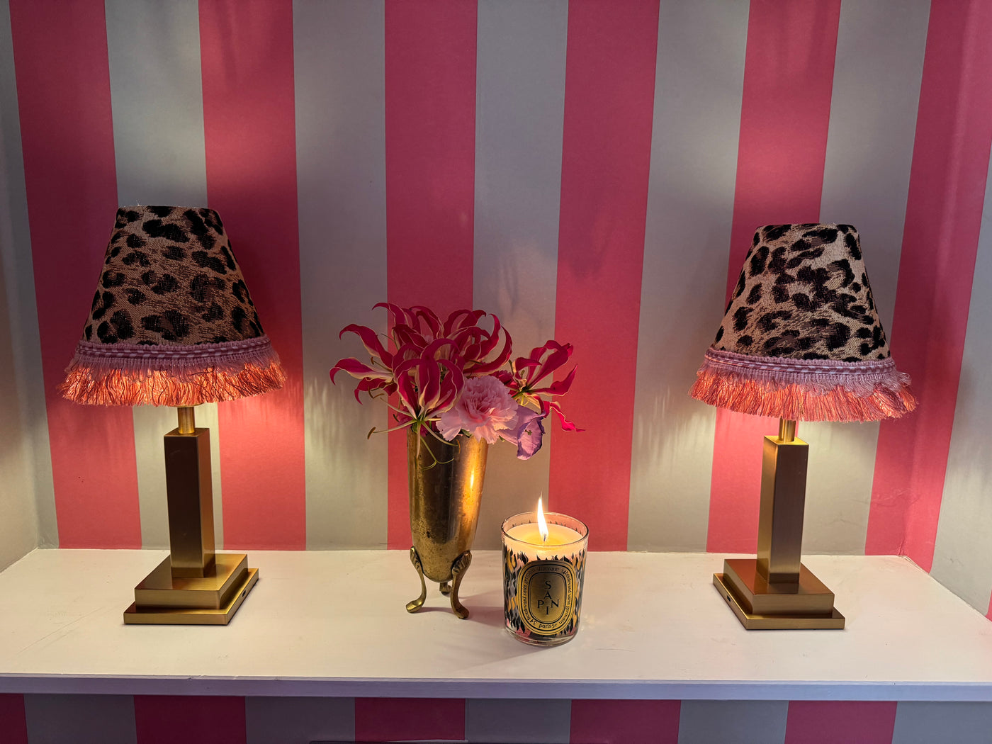 Philia tablelamp with leopard fringe lampshade